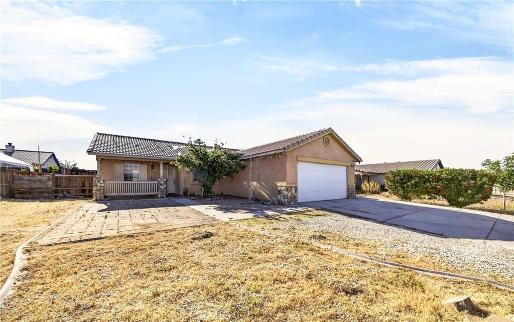 3 bedroom house for sale at 15024 Carrolton St Adelanto - $349,900