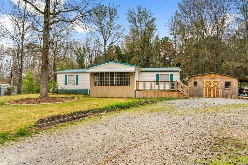 3 bedroom mobile home for sale at 2706 Jerome Dr Dalton 30721 - $195,000
