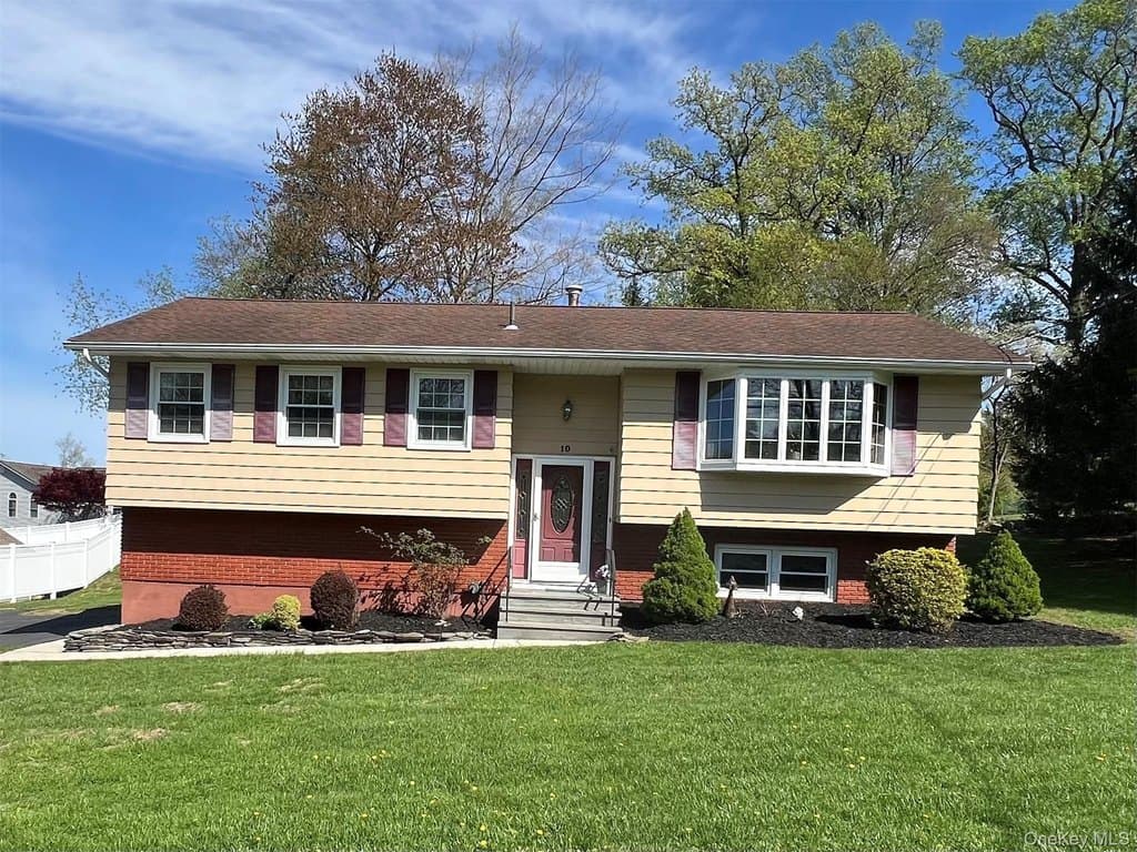 3 bedroom house for sale at 10 Termasen Dr Stony Point 10980 - $585,000