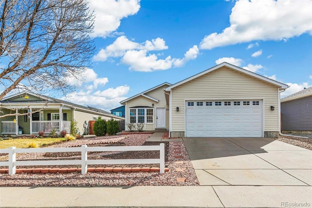 3 bedroom house for sale at 5768 Alcott St Berkley - $519,000