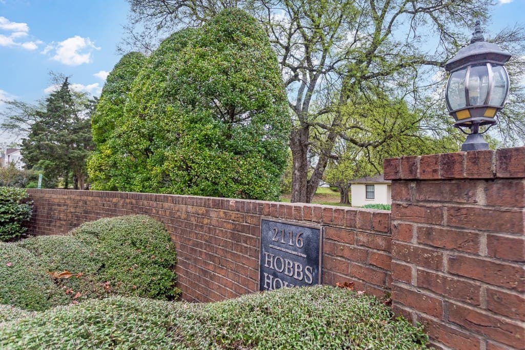 1 bedroom townhouse for sale at 2116 Hobbs Rd Apt N3 Nashville - $244,900
