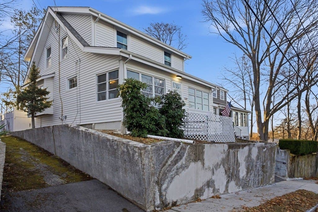3 bedroom house for sale at 169 Pine St Quincy 02170 - $659,900