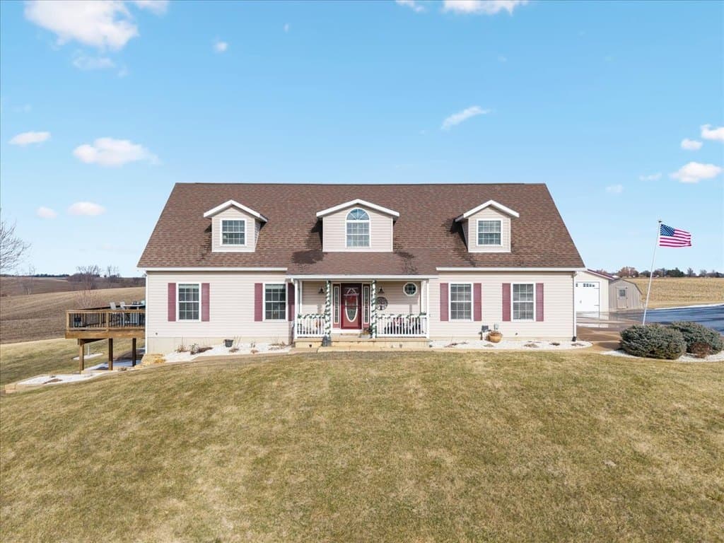 4 bedroom house for sale at 2572 160th Ave Aledo - $420,000