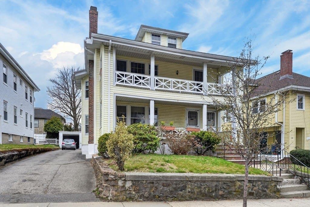 3 bedroom condo for sale at 396 School St Unit 396 Watertown Town 02472 - $739,900