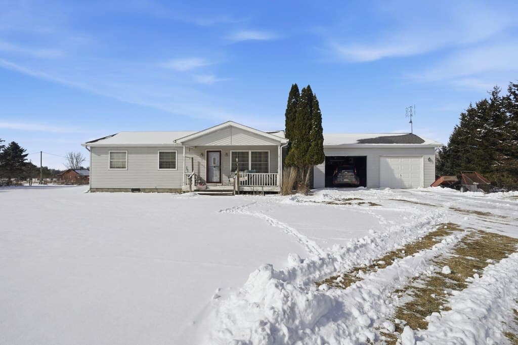 3 bedroom house for sale at 1549 Hayden Rd Attica - $199,000