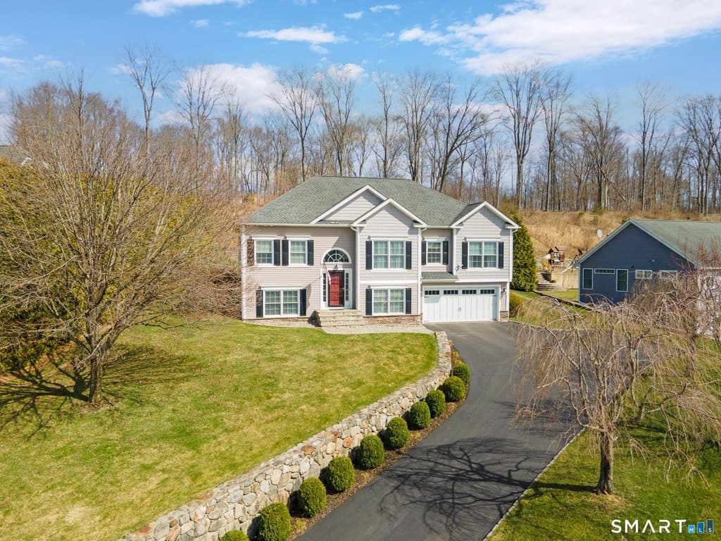 3 bedroom house for sale at 79 Joshua Town Rd Waterbury 06708 - $514,900