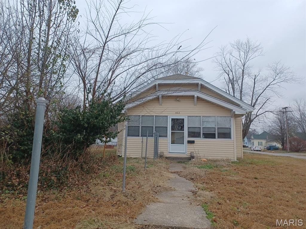 2 bedroom house for sale at 302 N 3rd St Chaffee - $106,000