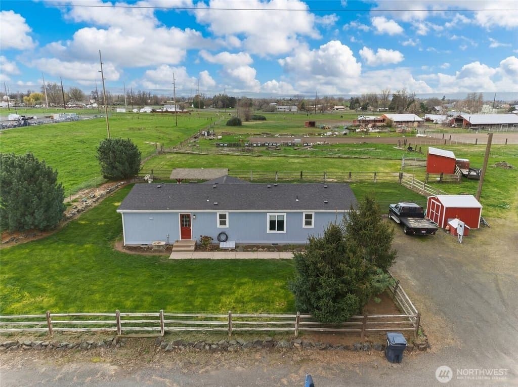 3 bedroom mobile home for sale at 2353 Dell Ave Walla Walla 99362 - $559,000