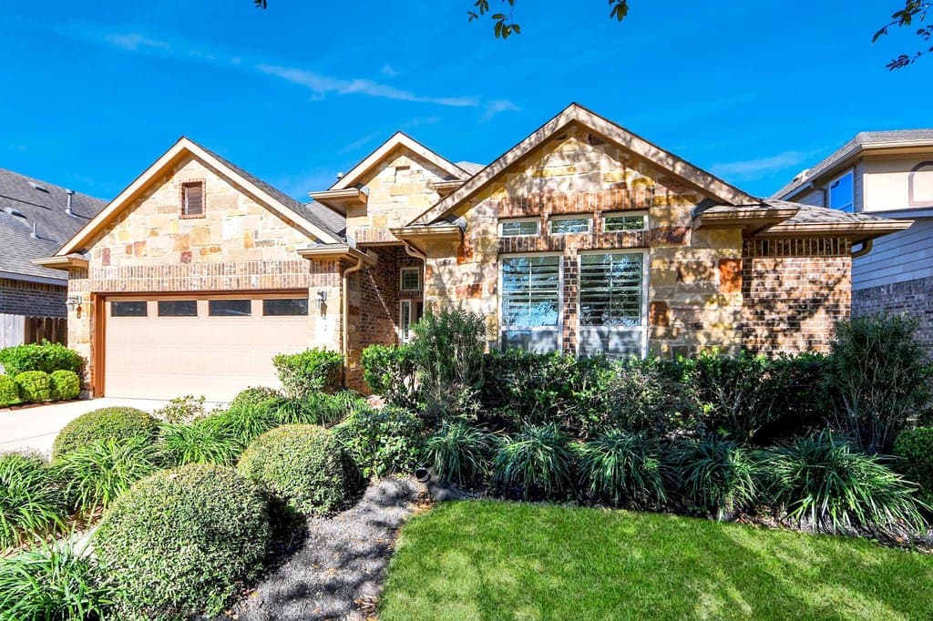 4 bedroom house for sale at 31 Glade Park Dr Missouri City 77459 - $509,000