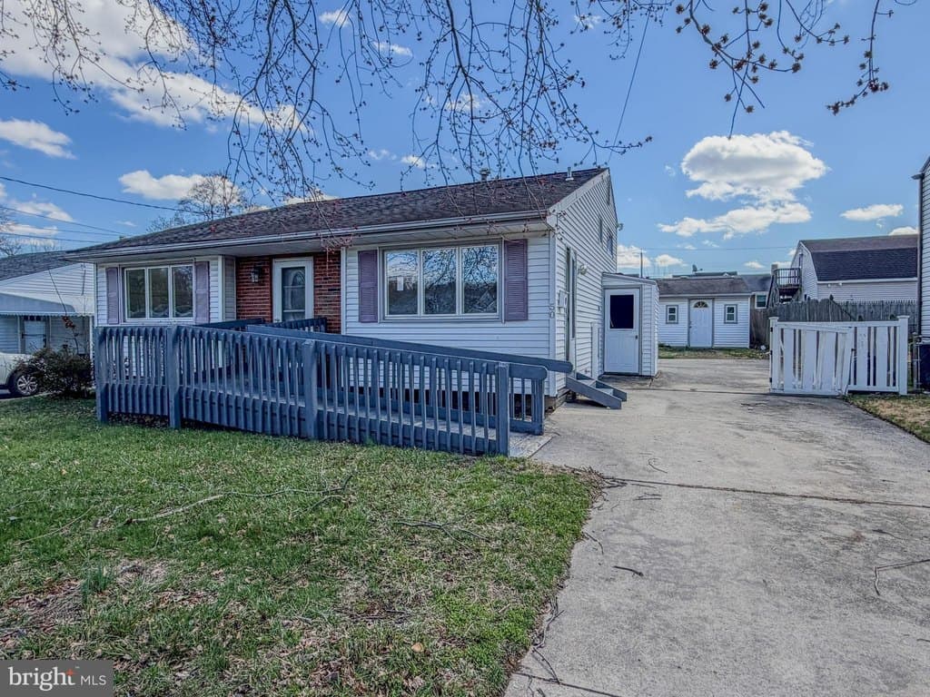 3 bedroom house for sale at 50 E Maple Ave Bellmawr - $359,000