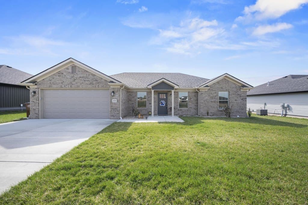 3 bedroom house for sale at 450 Wyldwood Way Berea - $299,900