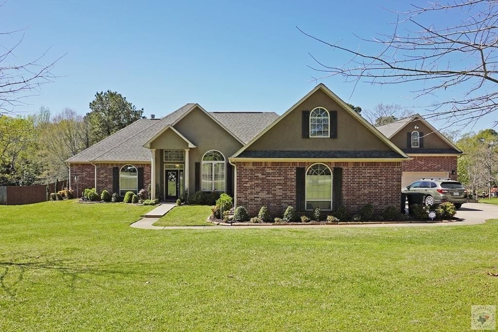 3 bedroom house for sale at 1005 Birdwell-Davis Rd Texarkana 75503 - $459,900