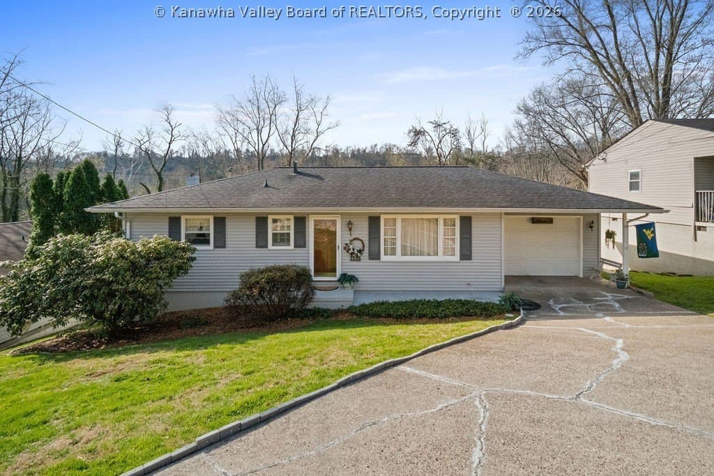 3 bedroom house for sale at 1233 Lyndale Dr Charleston 25314 - $259,900
