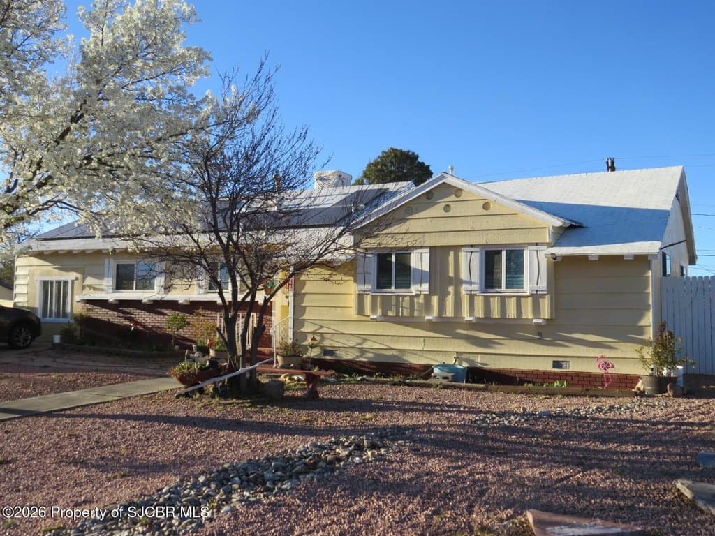 3 bedroom house for sale at 4020 Cedar Dr Farmington 87402 - $299,000