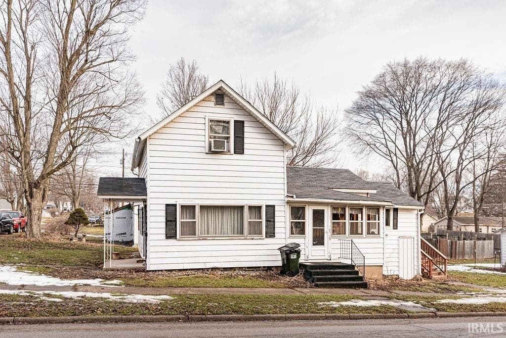 2 bedroom house for sale at 214 S Elm St Albion - $129,000