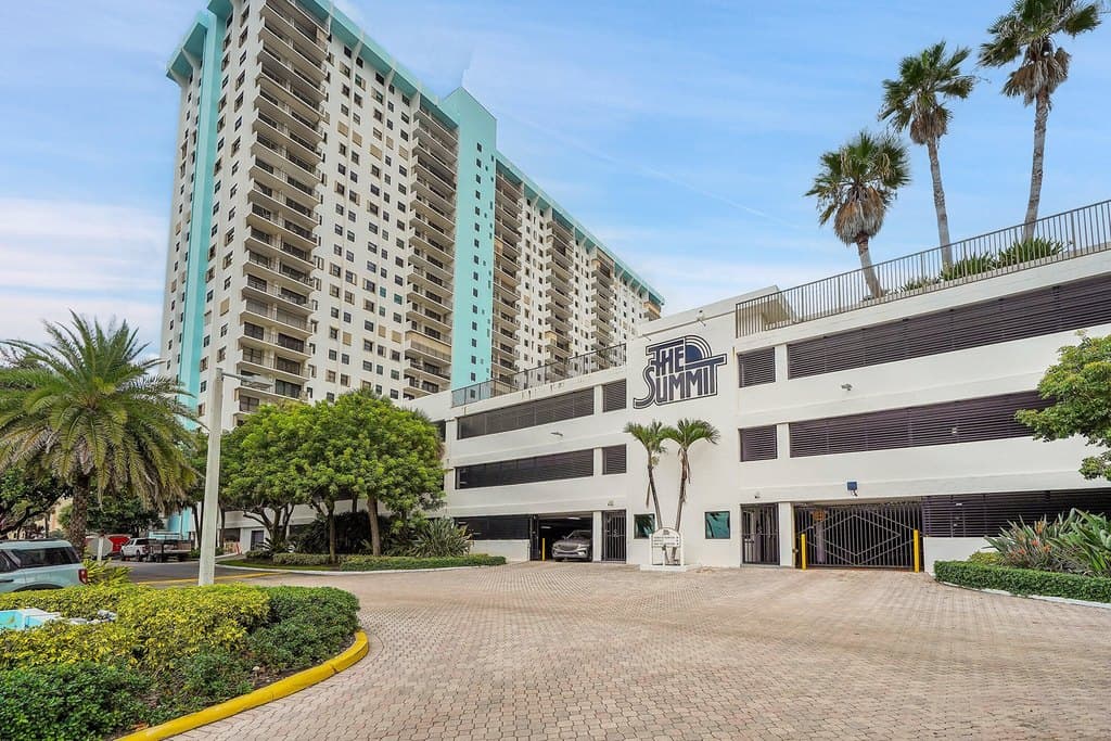 2 bedroom condo for sale at 1201 S Ocean Dr Apt 506S Hollywood 33019 - $520,000