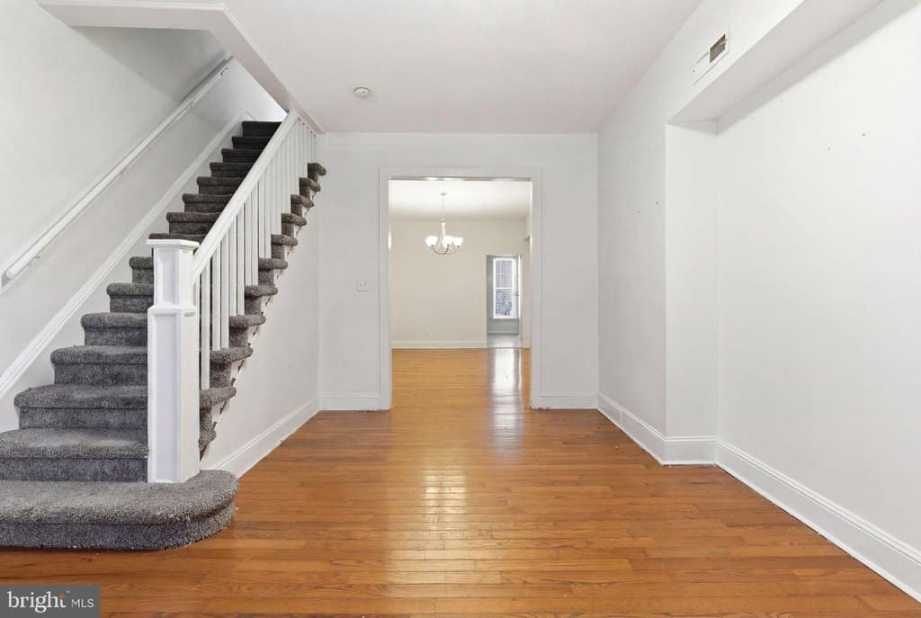 3 bedroom townhouse for sale at 1421 E 11th St Eddystone - $214,900