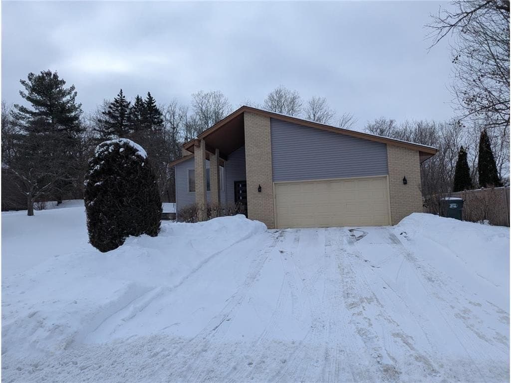 4 bedroom house for sale at 1632 Sherwood Way Eagan 55122 - $449,900