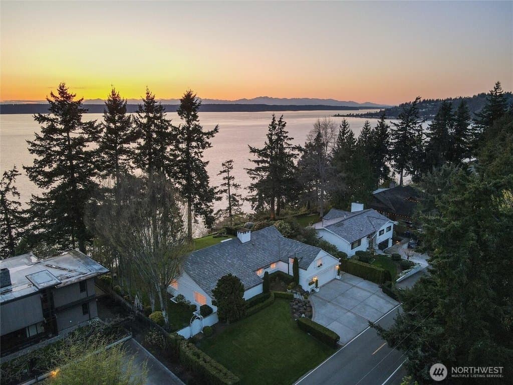 4 bedroom house for sale at 19263 Edgecliff Dr SW Normandy Park 98166 - $2,450,000