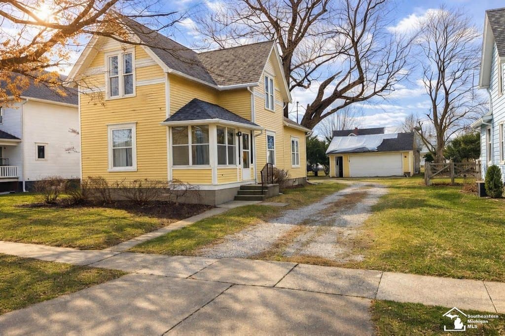 3 bedroom house for sale at 224 Cherry St Blissfield - $184,900
