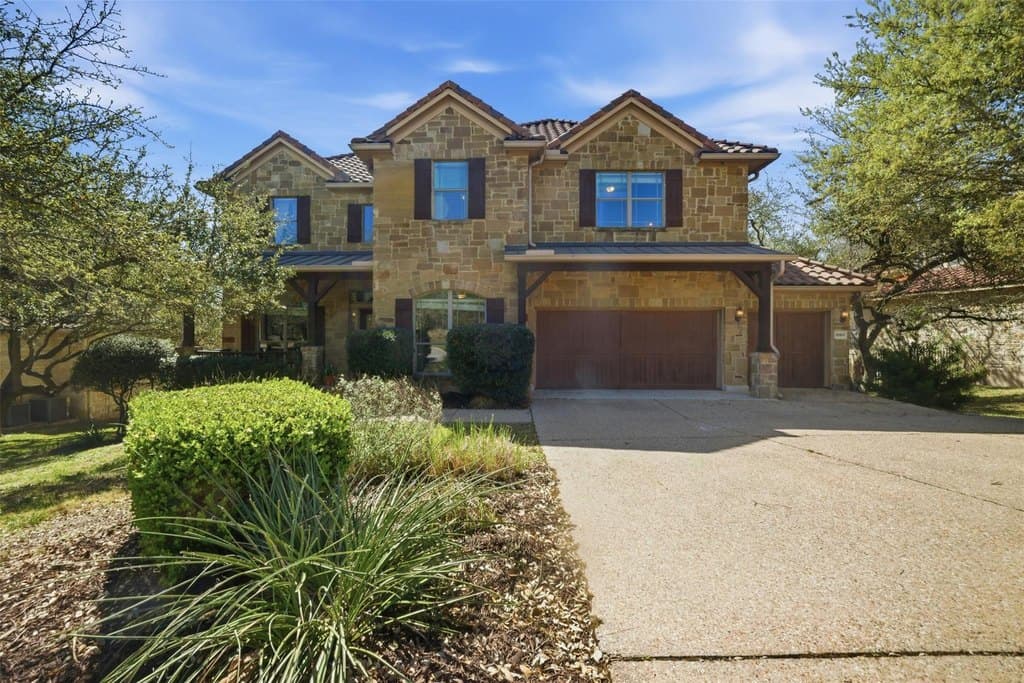 4 bedroom house for sale at 16100 Spillman Ranch Loop Bee Cave - $899,900