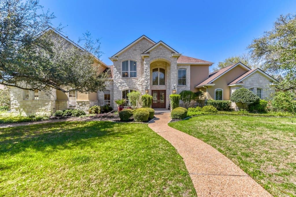 4 bedroom house for sale at 3704 Kenora Ct Bee Cave - $1,699,000