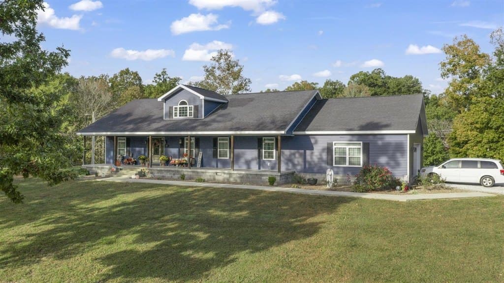 4 bedroom house for sale at 24 Nora Mae Ln Beechmont - $425,000
