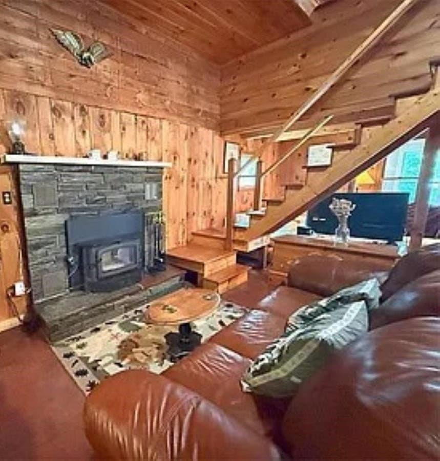 3 bedroom house for sale at 422 Little Rutland Rd Castleton - $649,000