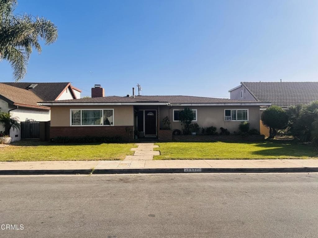 4 bedroom house for sale at 1220 W Robert Ave Oxnard 93030 - $840,000