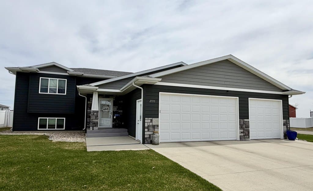 5 bedroom house for sale at 2333 S Lawson St Aberdeen - $434,900