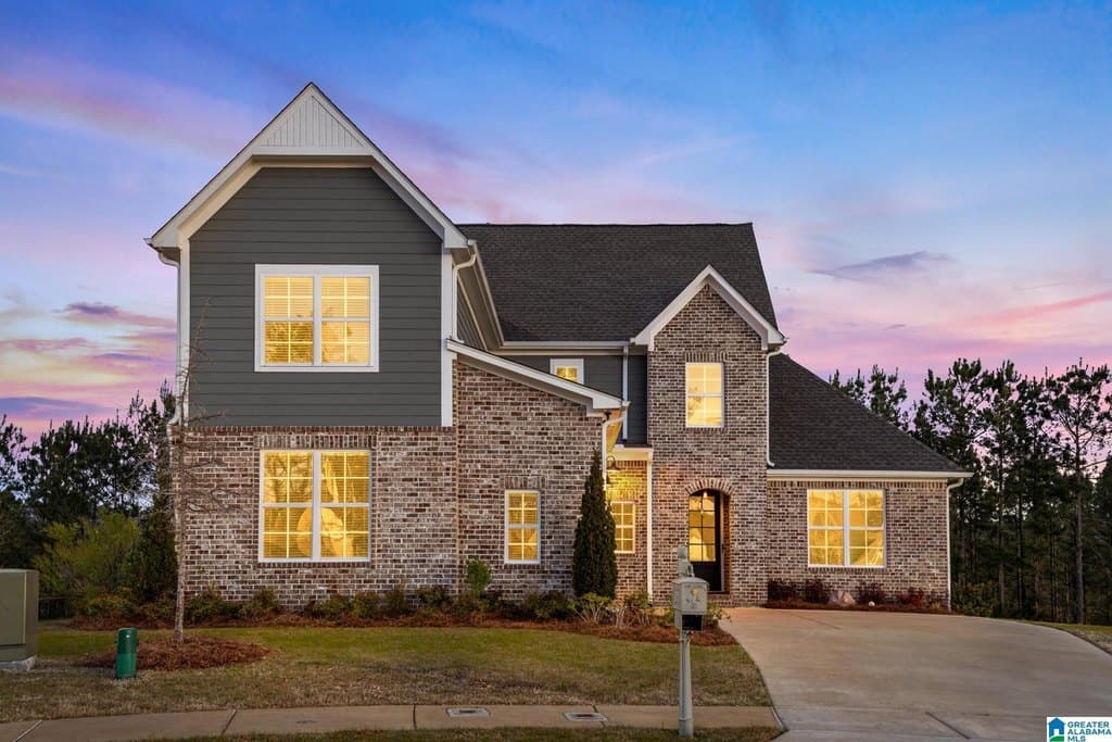 4 bedroom house for sale at 1995 Cyrus Cove Dr Hoover 35244 - $684,900