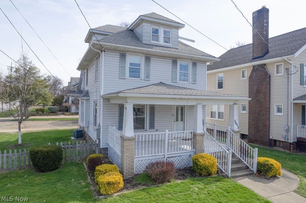 3 bedroom house for sale at 2495 Northland St Cuyahoga Falls 44221 - $209,900