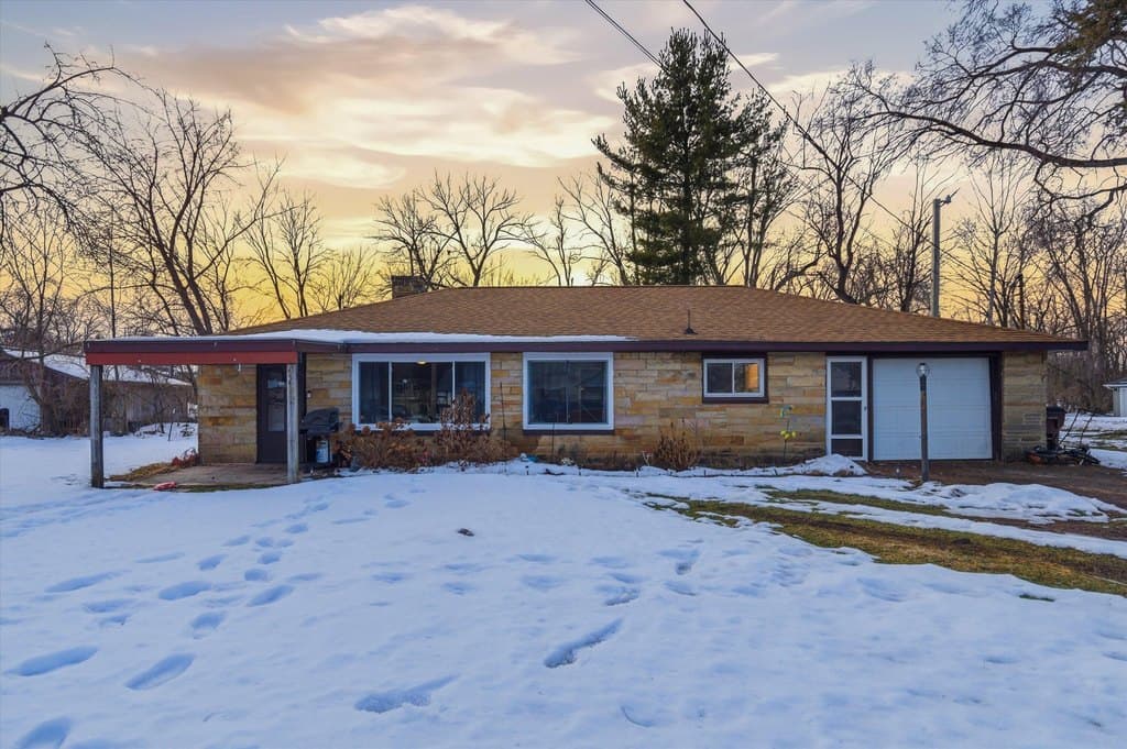 3 bedroom house for sale at 522 4th St Michigan Center 49254 - $189,900