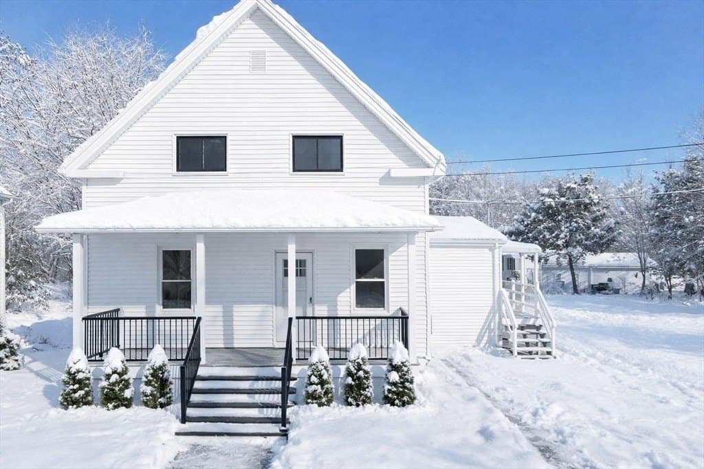 3 bedroom house for sale at 21 Irving St Bellingham - $499,900