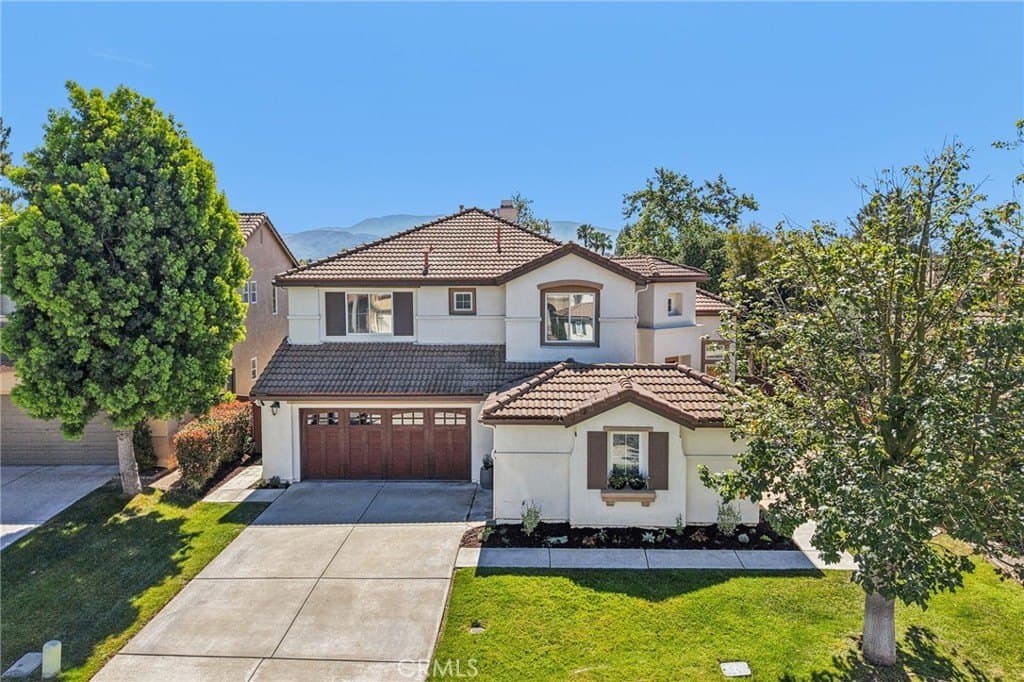 5 bedroom house for sale at 32493 Angelo Dr Temecula - $875,000
