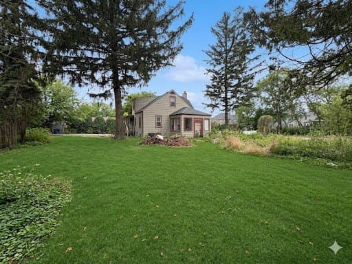 3 bedroom house for sale at 1561 N Gary Ave Wheaton 60187 - $325,000