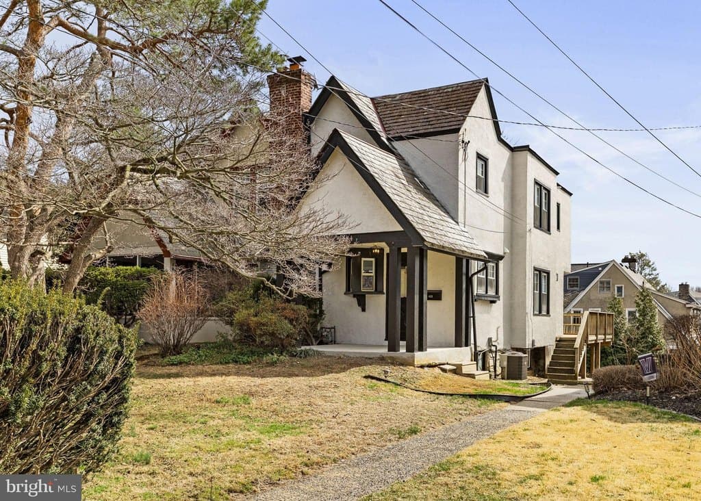 3 bedroom townhouse for sale at 633 Georges Ln Ardmore - $549,900