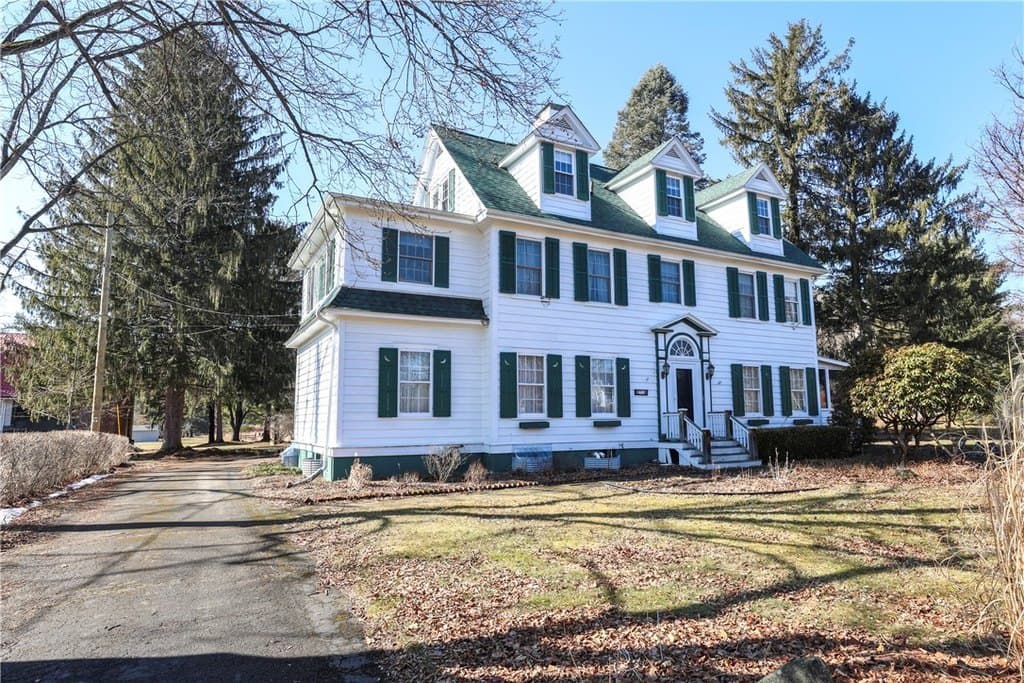 6 bedroom house for sale at 71 Olcott Rd N Big Flats - $459,000