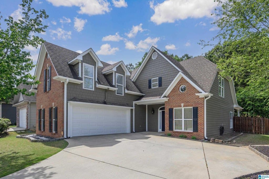 4 bedroom house for sale at 152 Cove Ln Pelham 35124 - $349,900