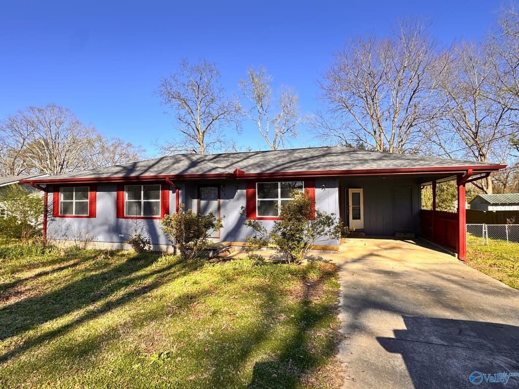 3 bedroom house for sale at 515 Darnell St Boaz - $169,000