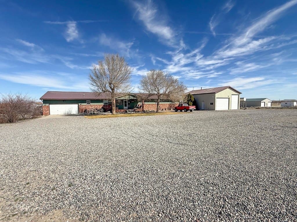 4 bedroom house for sale at 18 Prairie Breeze Rd Riverton 82501 - $550,000
