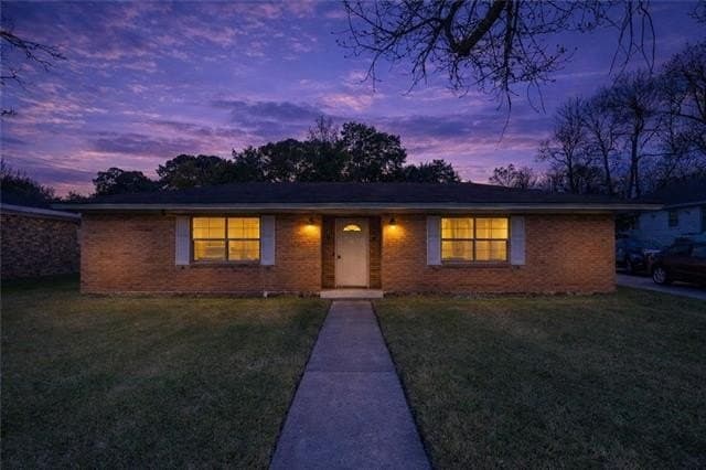 2 bedroom house for sale at 3425 Halsey St Alexandria - $139,900
