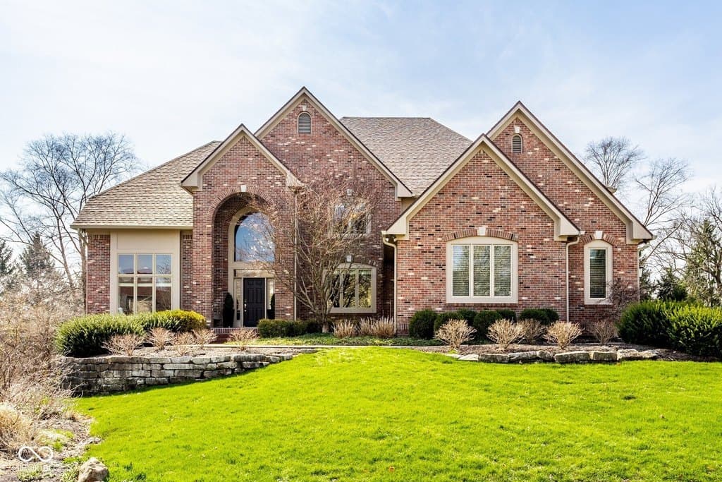 4 bedroom house for sale at 7390 Fox Hollow Rdg Zionsville 46077 - $1,185,000