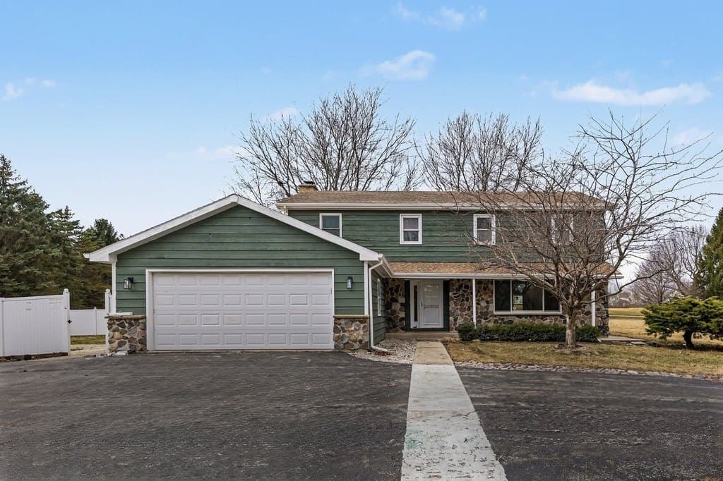 4 bedroom house for sale at 3002 N Maple Tree Ln Waukegan 60083 - $484,900