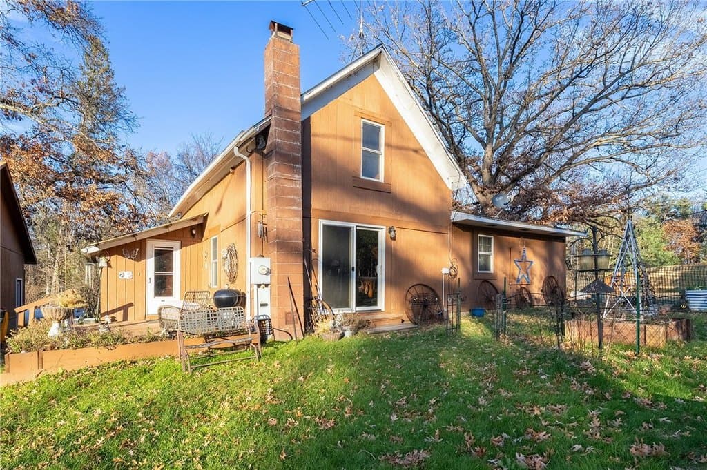 3 bedroom house for sale at E19460 County Road NL Augusta - $269,900
