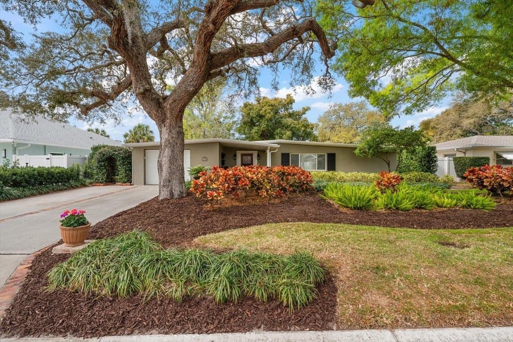 3 bedroom house for sale at 1718 Meredith Ln Belleair - $659,000