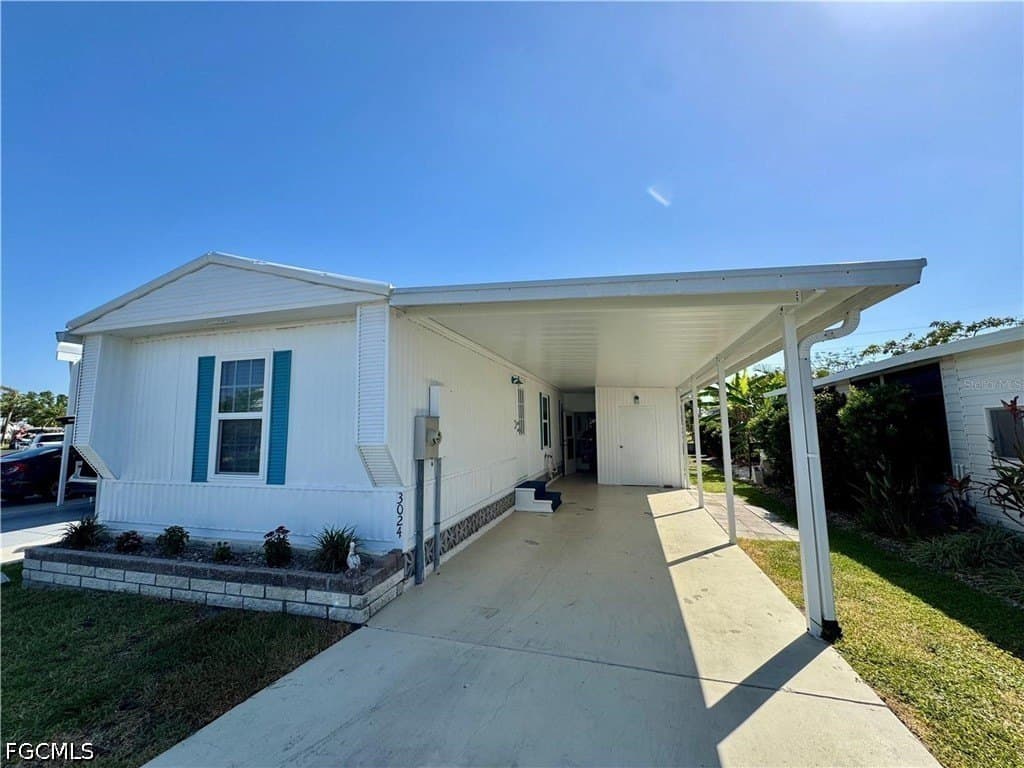2 bedroom mobile home for sale at 3024 Sunny Harbor Dr Punta Gorda 33982 - $159,000