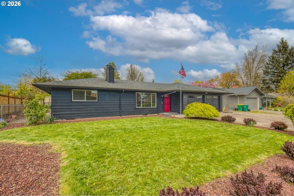 2 bedroom house for sale at 1425 Willamina Ave Forest Grove 97116 - $439,000