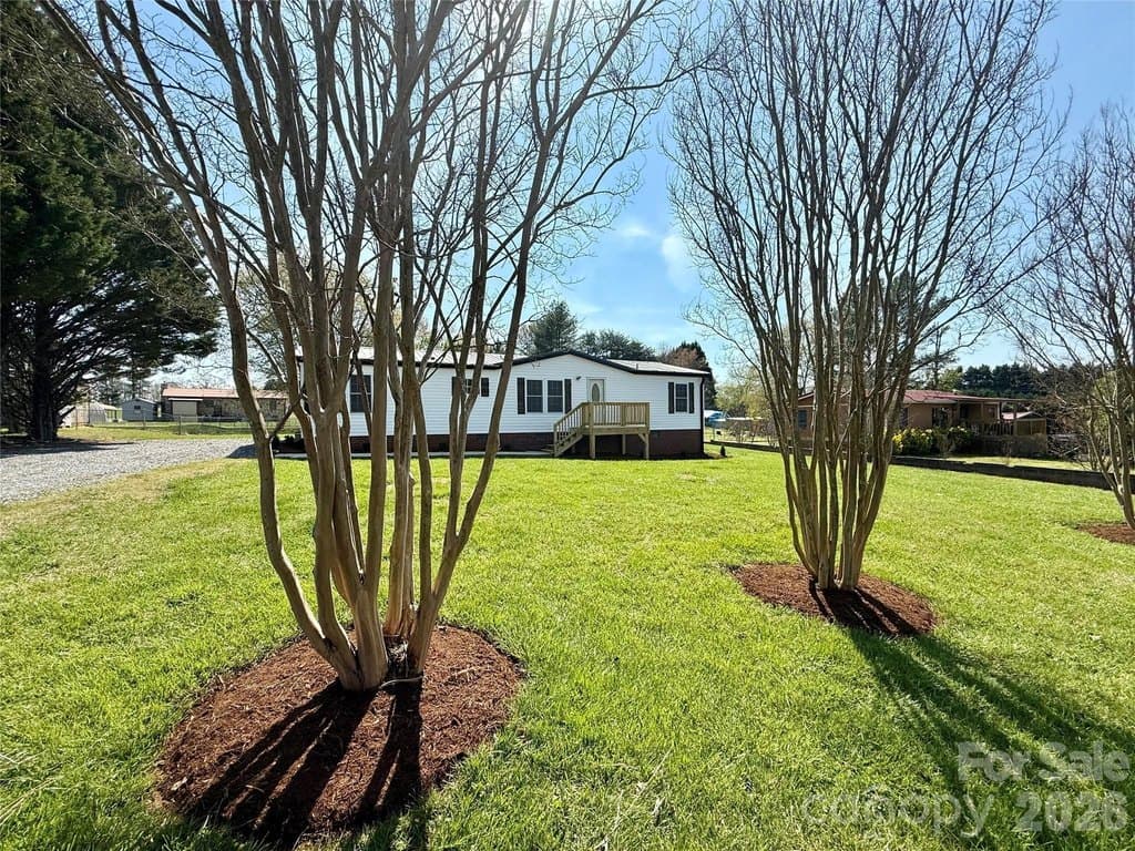 3 bedroom house for sale at 5670 Quailwood Dr Hickory 28601 - $179,000