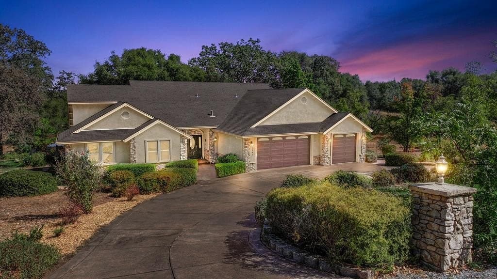 3 bedroom house for sale at 3501 Walnut Hill Dr Auburn Lake Trails - $799,000